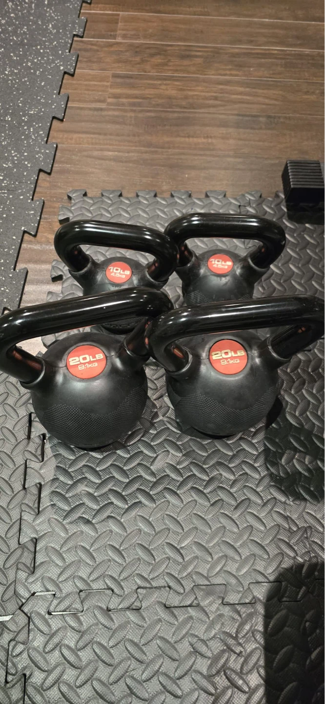 2x 20lb Kettlebells, 2x 10lb kettlebells & 1x COREFX Slam Ball