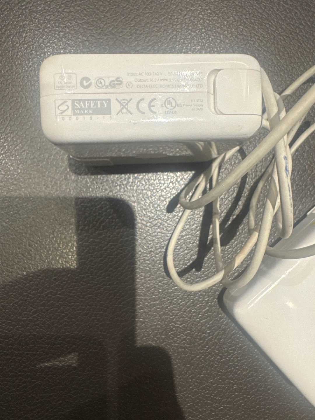 Apple MacBook MagSafe Charger