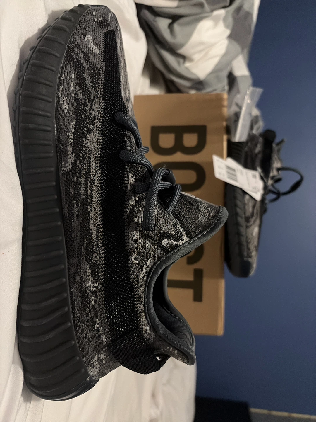 Adidas Yeezy Boost 350 V2 - photo 2