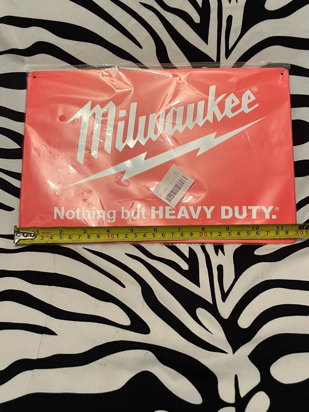 🔧 Milwaukee Tool heavy-duty decorative tin wall sign 🪛 - photo 2
