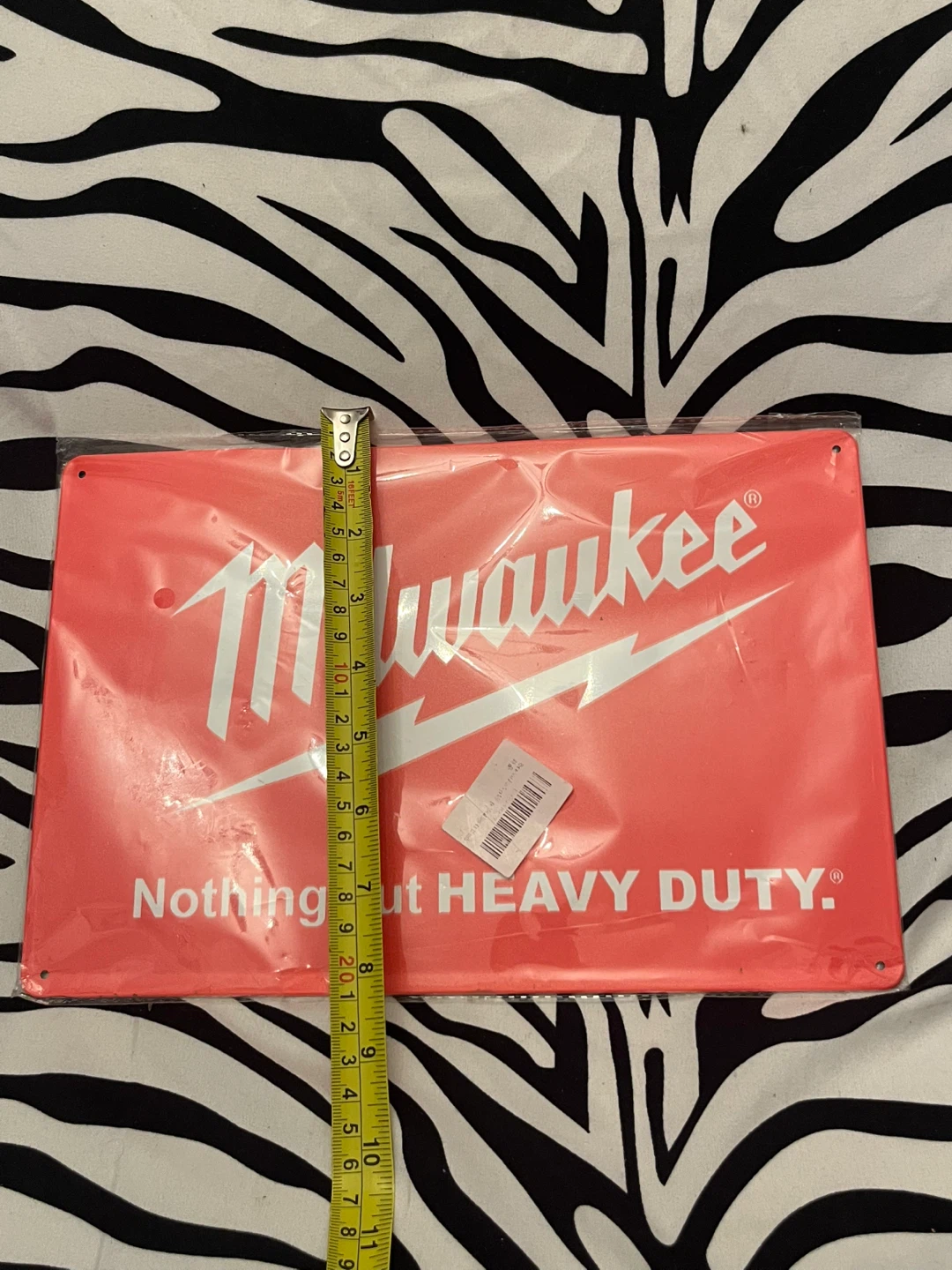 🔧 Milwaukee Tool heavy-duty decorative tin wall sign 🪛 - photo 3