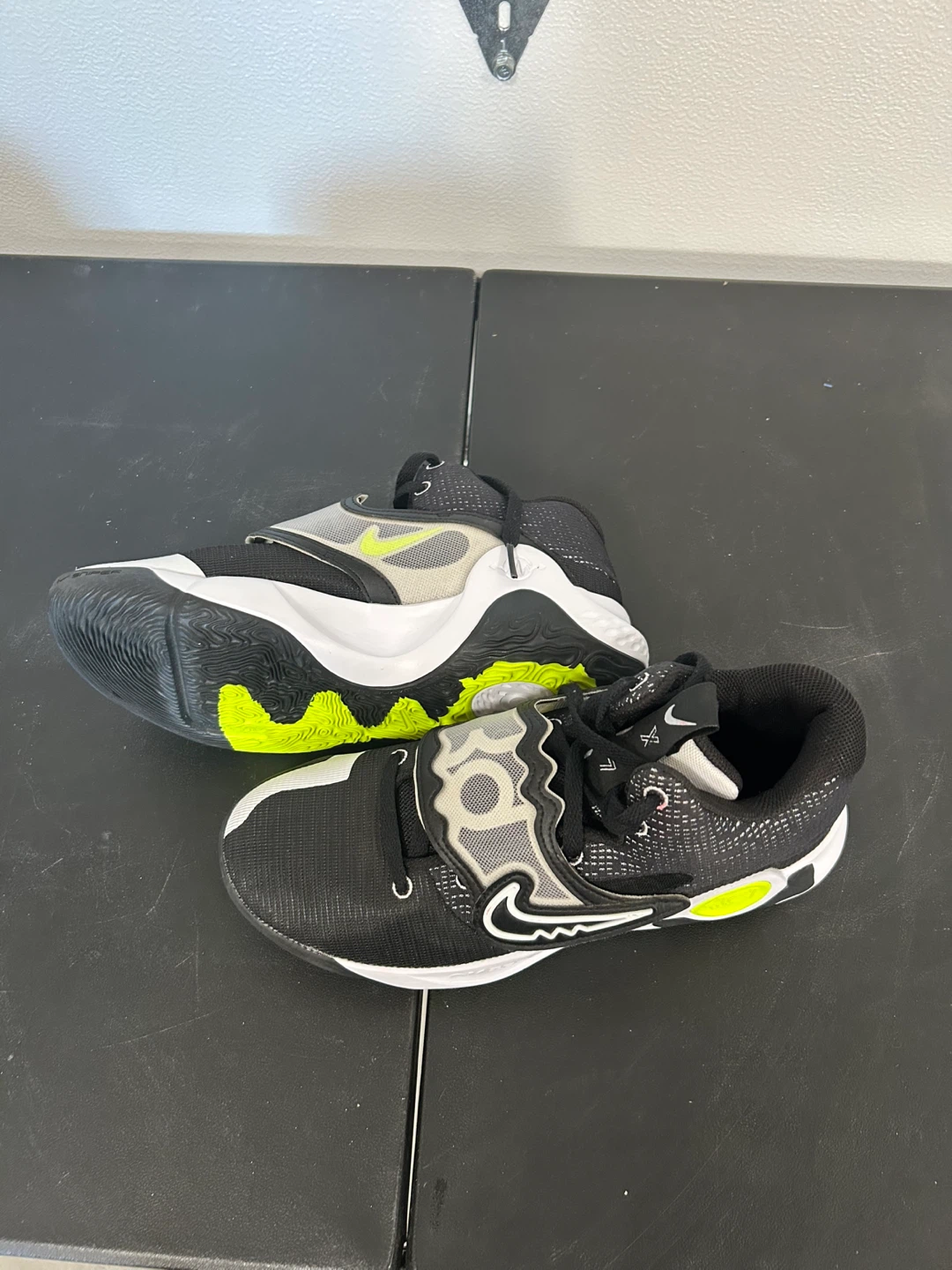 Nike KD Trey 5 X Shoes Black Neon Green - photo 5