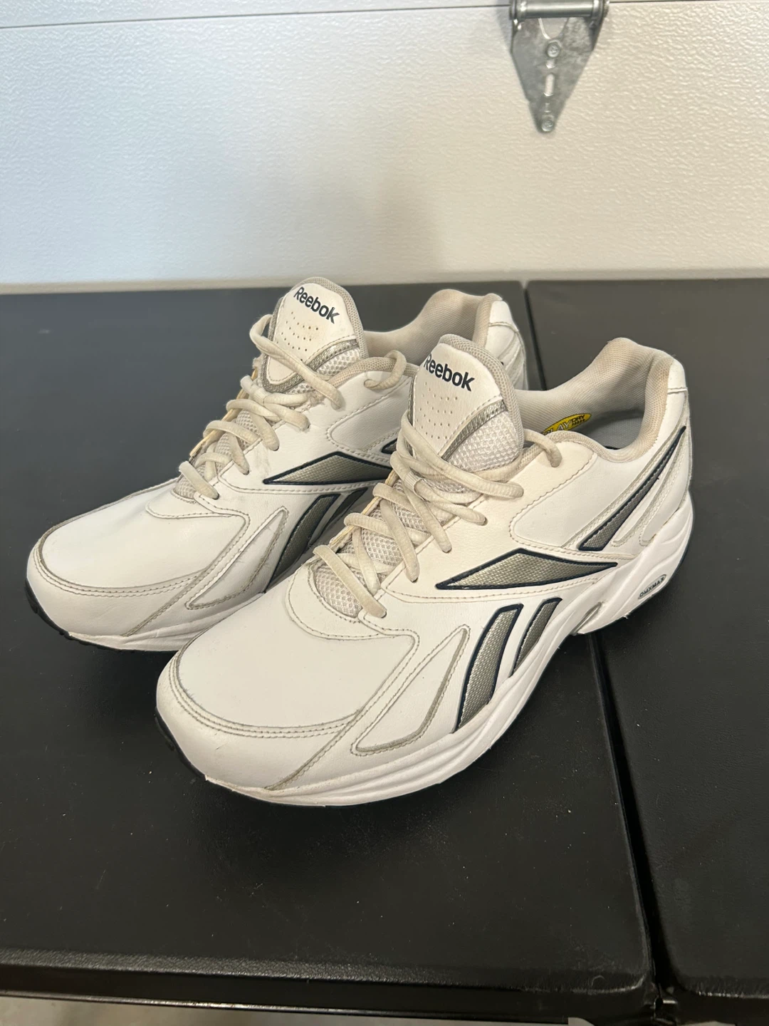 Reebok DMXMAX Sneakers