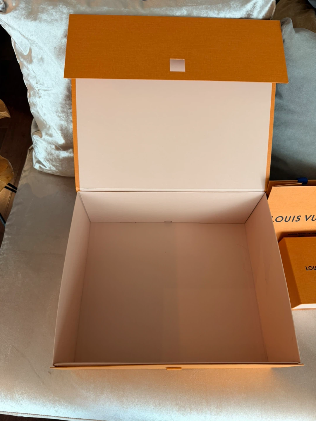 Louis Vuitton Orange Gift Box - photo 2