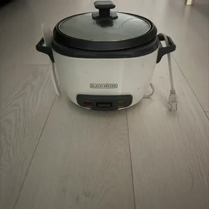 BLACK+DECKER Rice Cooker with Steamer Basket