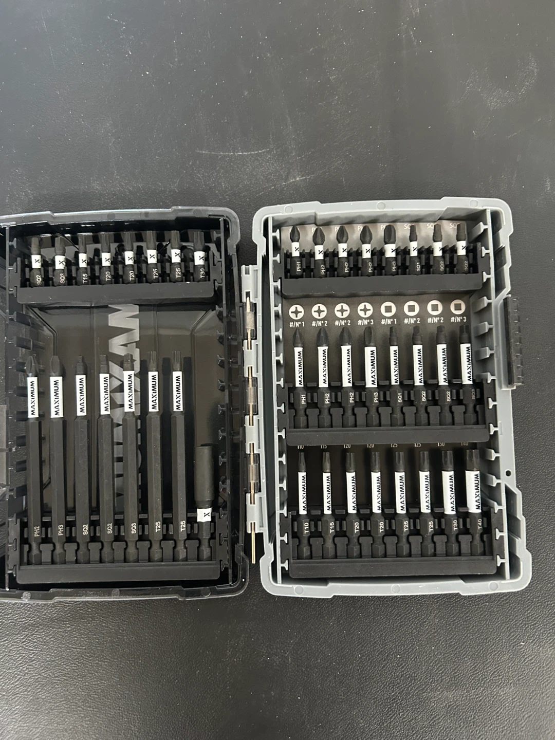 Maximum carbide 40 pc bit set