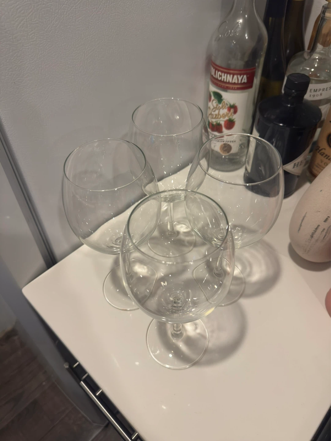 Set of 4 Clear Wine Glasses, Large - photo 2