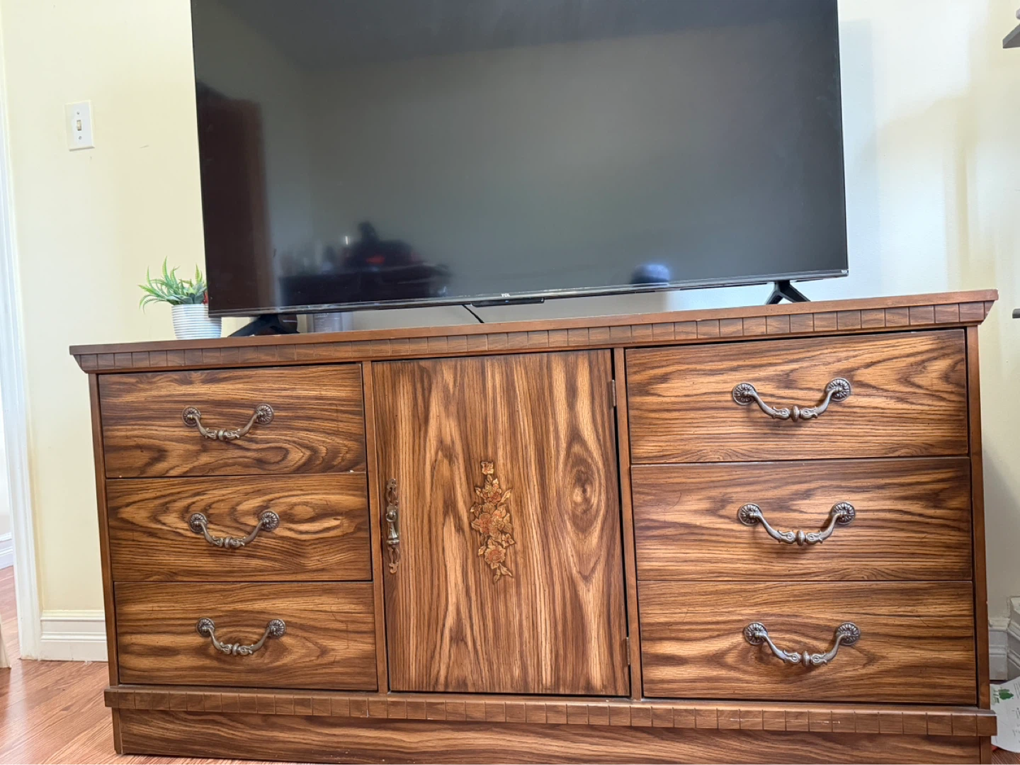 Vintage Dresser with 6 Drawers 1 Cabinet - photo 2