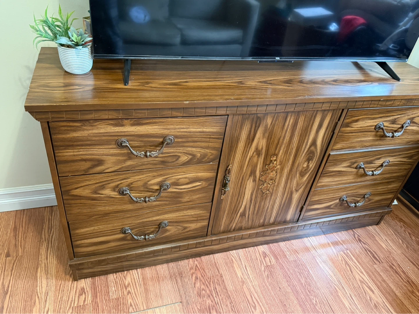 Vintage Dresser with 6 Drawers 1 Cabinet - photo 3