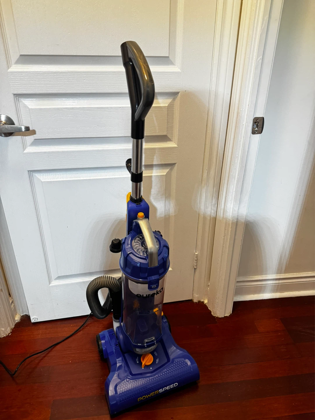 Eureka Powerspeed Vacuum Cleaner NEU182A