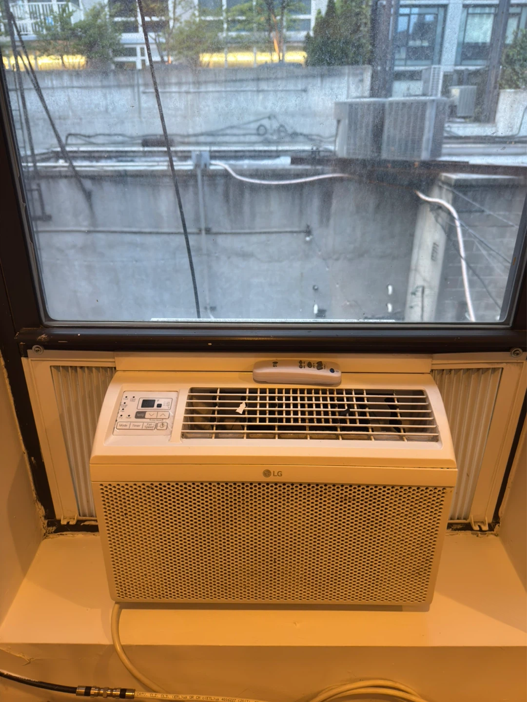 LG Window Air Conditioner with Remote 5,000 BTU | Gramercy, NYC - photo 2