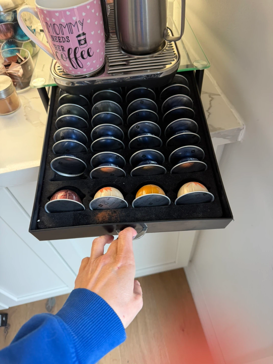 Nespresso Coffee Machine - photo 2
