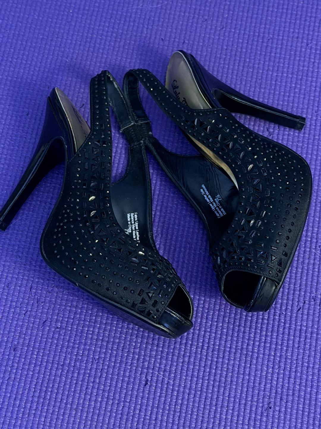 Black stilettos with bead design - photo 3