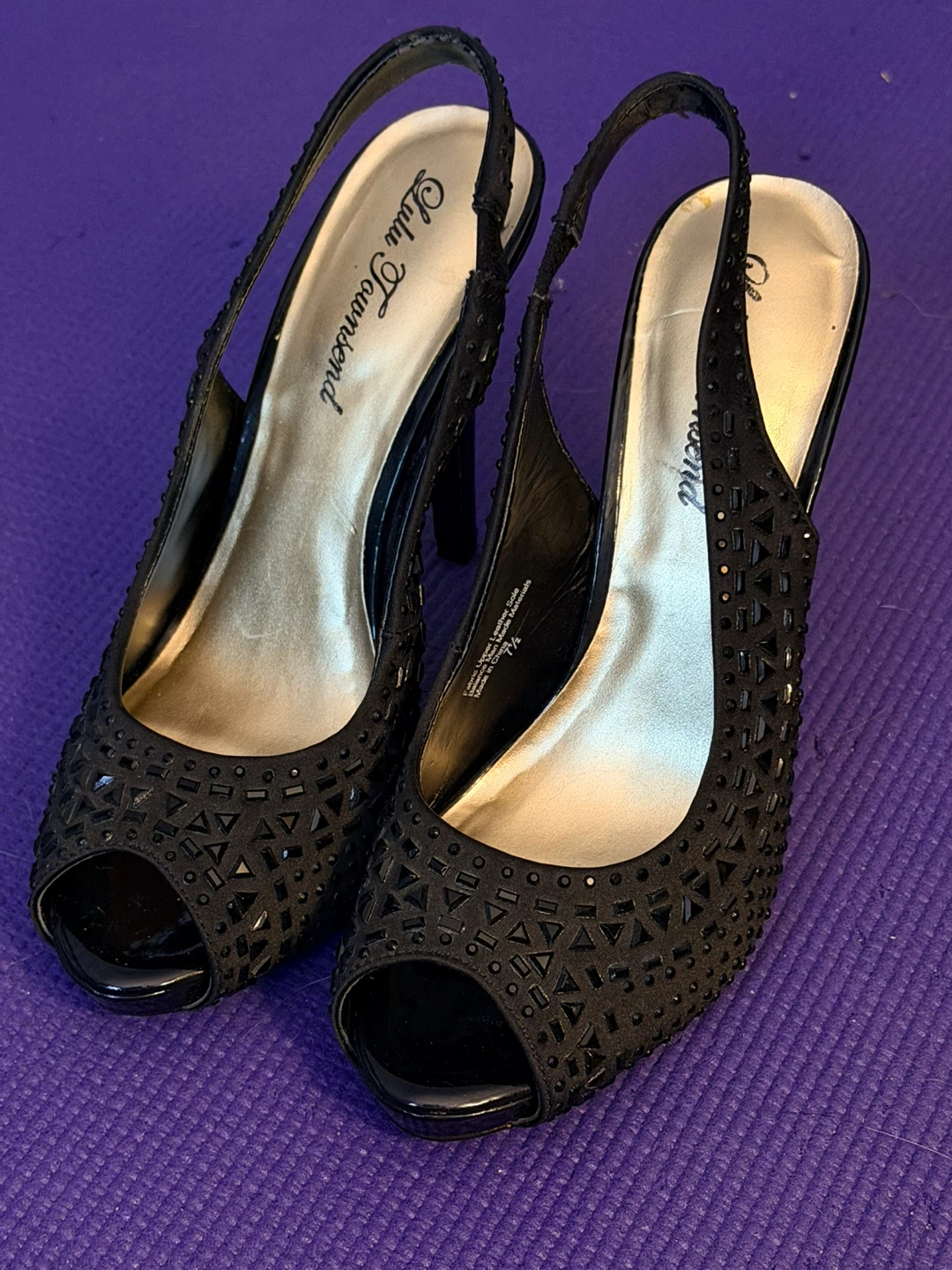Black stilettos with bead design - photo 2