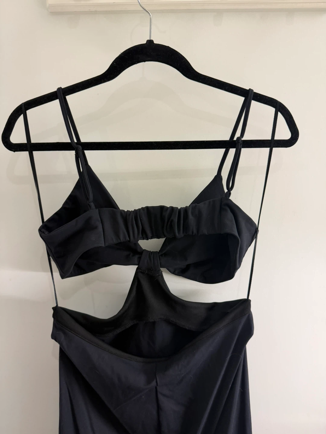 Dynamite Black Dress with Front Cutout Sz M - photo 4