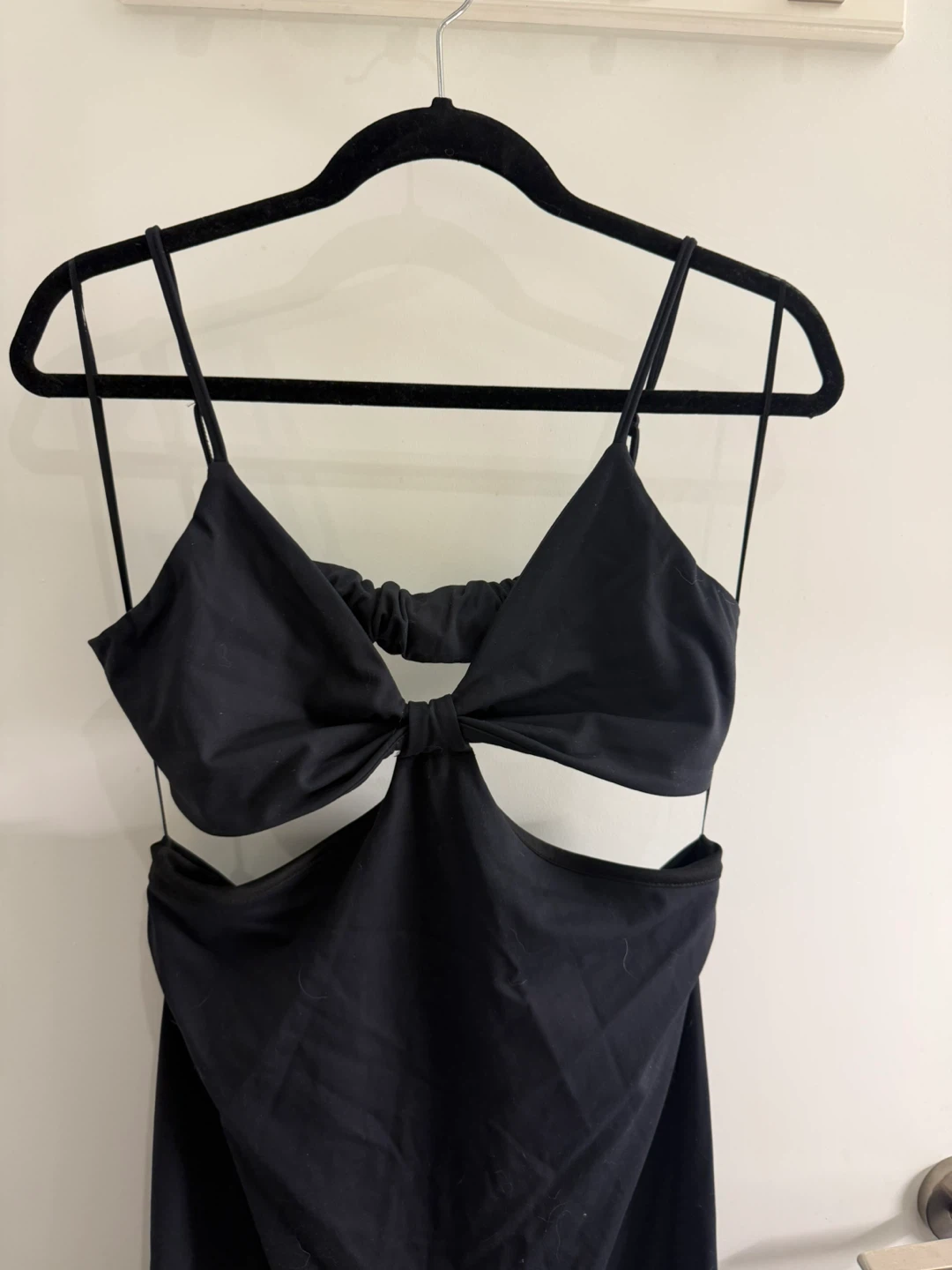 Dynamite Black Dress with Front Cutout Sz M - photo 2