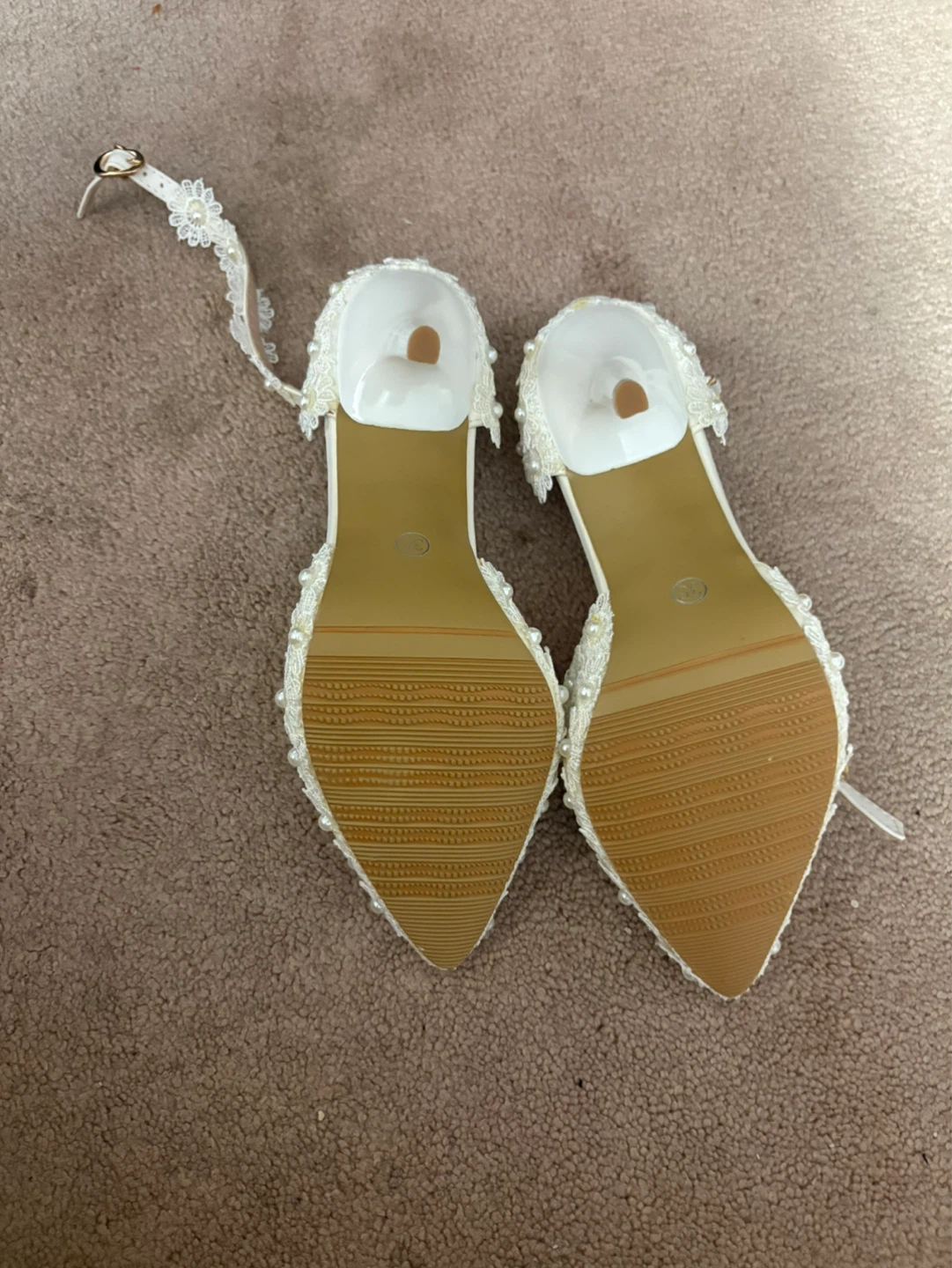 Crystal Queen White Lace Heels Size 38 - photo 2