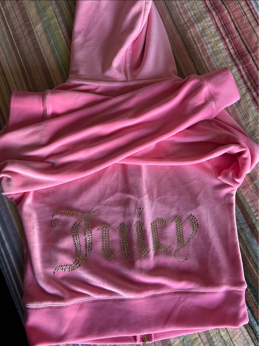 BNWT: Juicy Couture Cropped Sequined Logo Zip-up Hoodie - photo 2