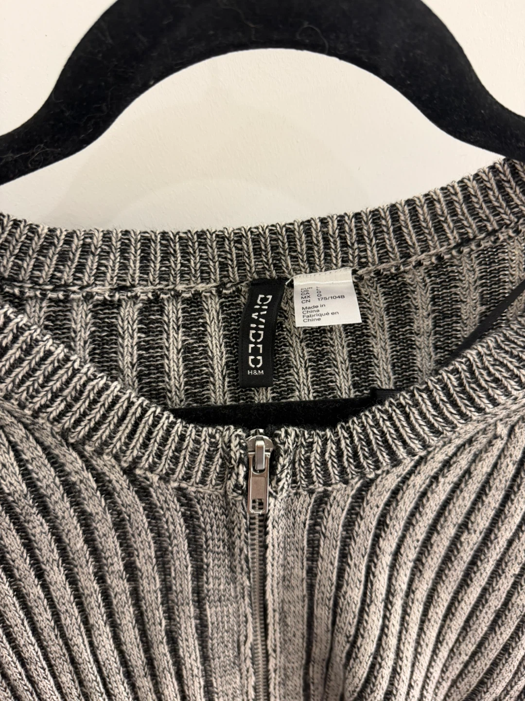 H&M grey zip up sweater sz L - photo 2