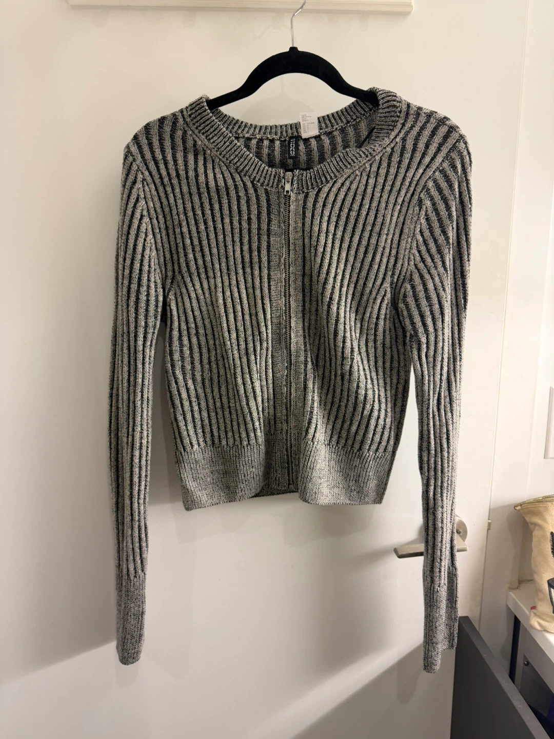 H&M grey zip up sweater sz L
