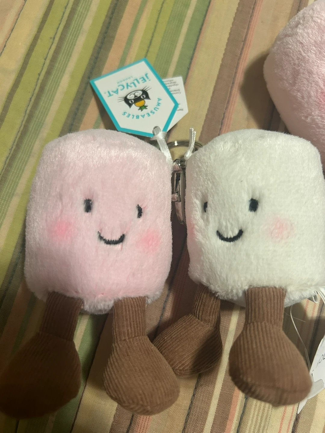 BNWT: x2 Jellycat Marshmallows Bag Charms - photo 2