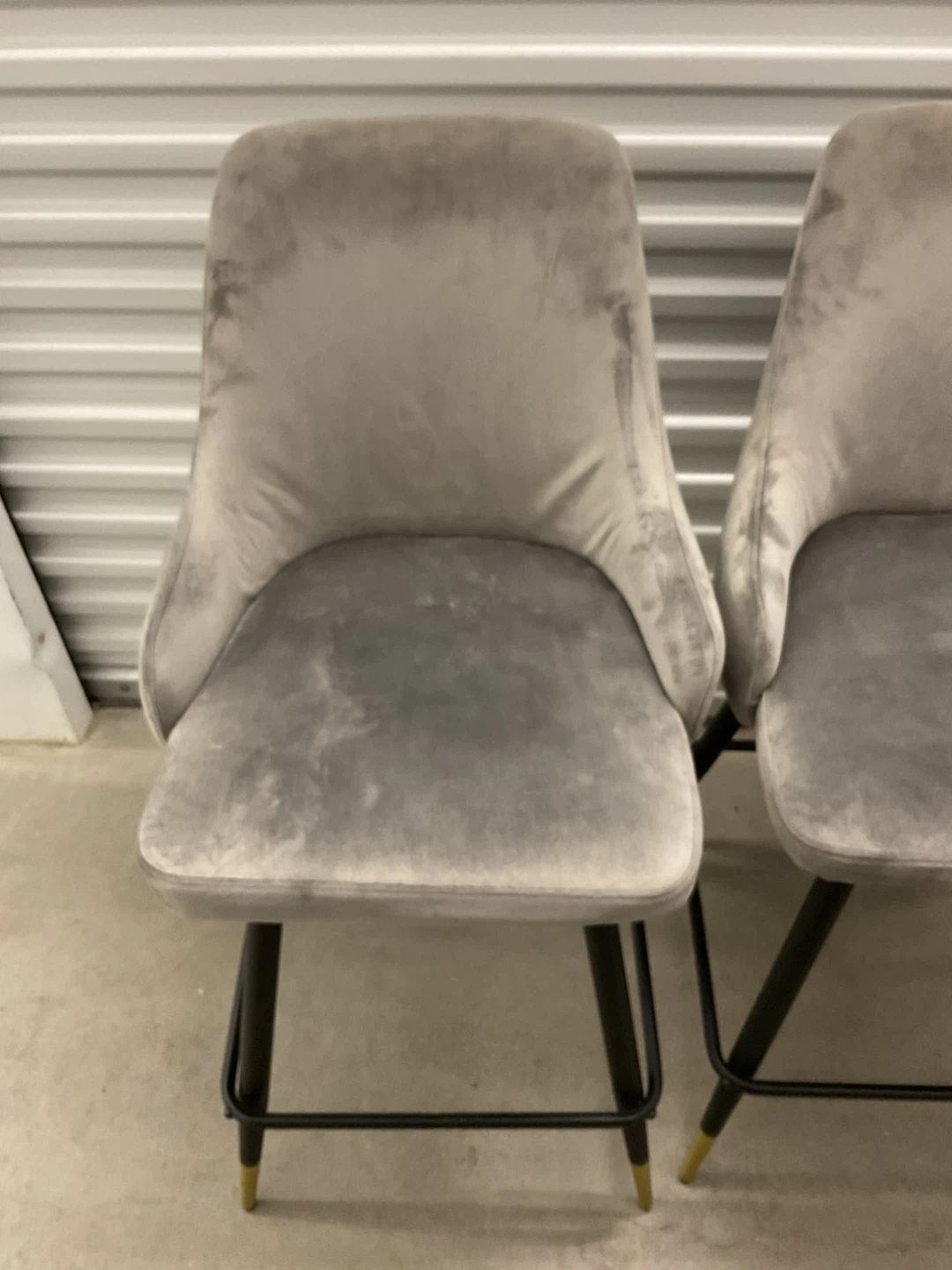 Set of 3 Grey Velvet Upholstered Bar Stools - photo 2
