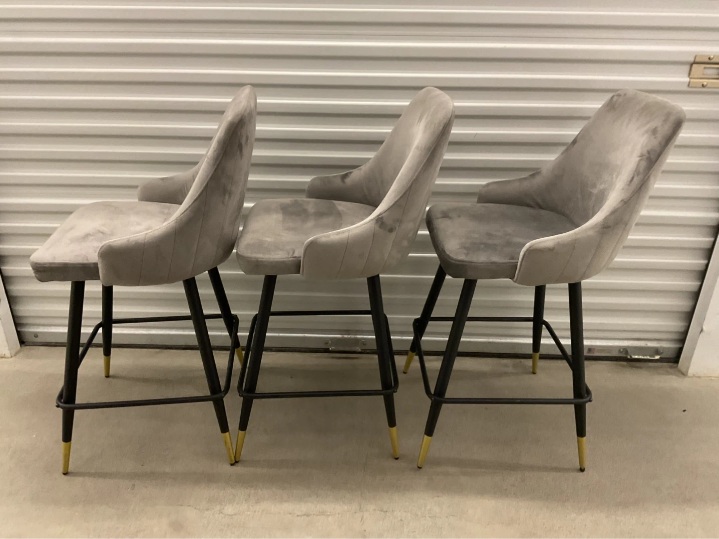 Set of 3 Grey Velvet Upholstered Bar Stools - photo 5