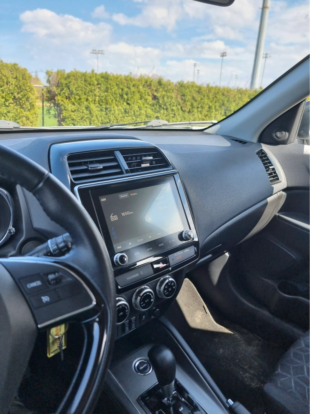 White Mitsubishi RVR - photo 3