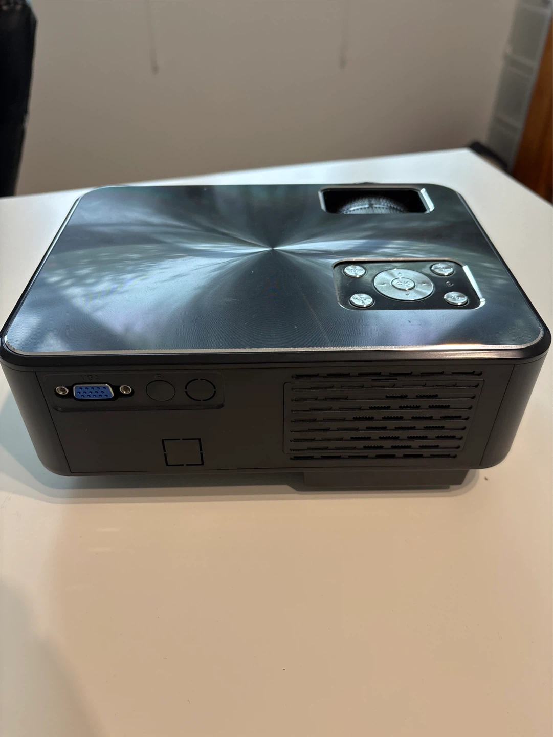 XIAER Projector Model Y60 - photo 3