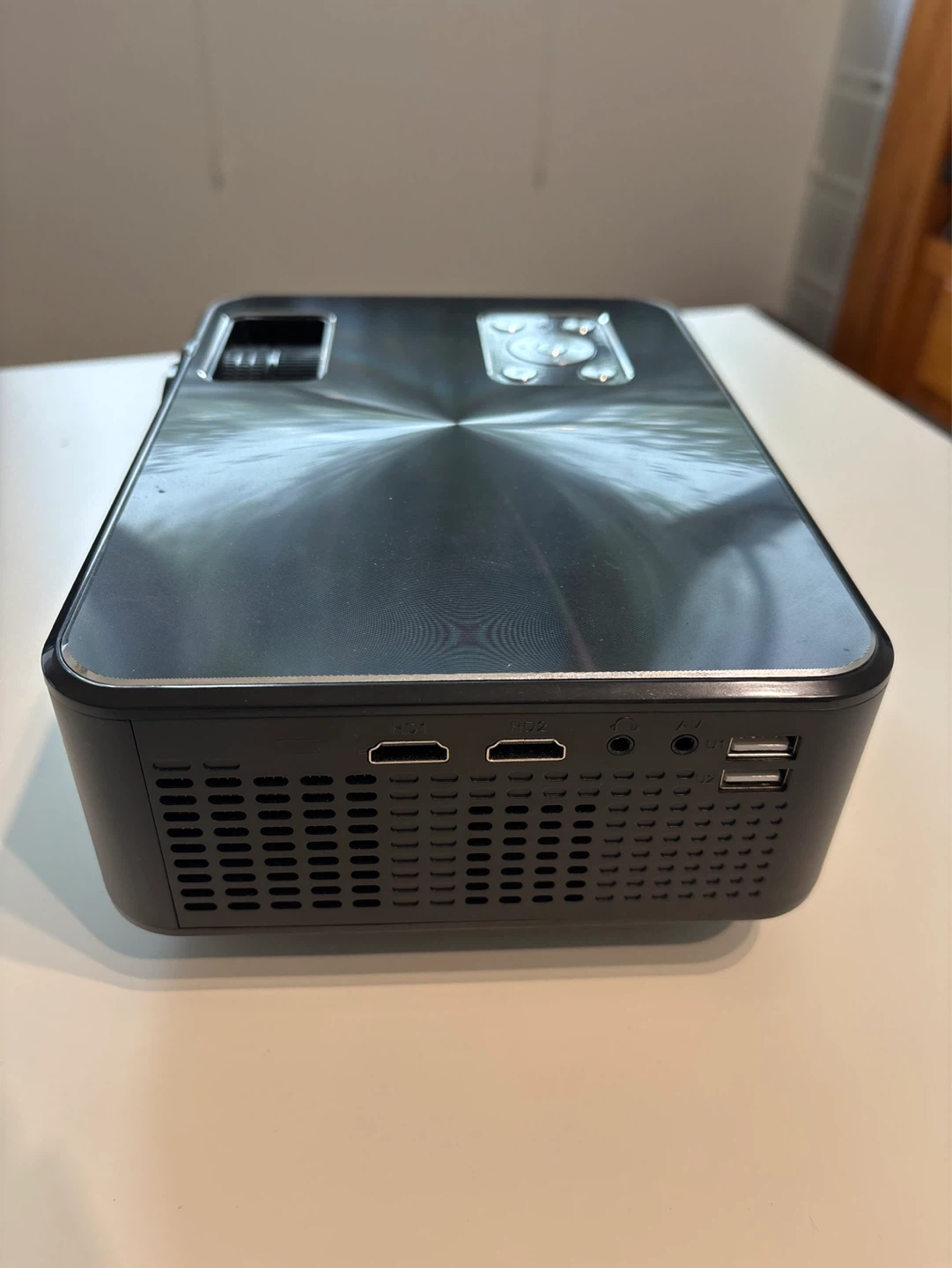 XIAER Projector Model Y60 - photo 4