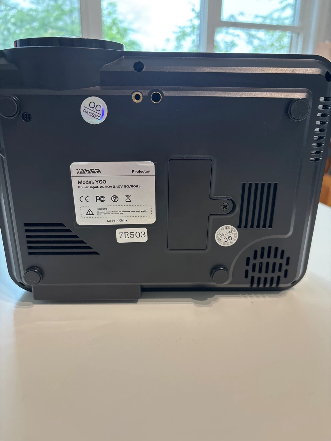 XIAER Projector Model Y60 - photo 5