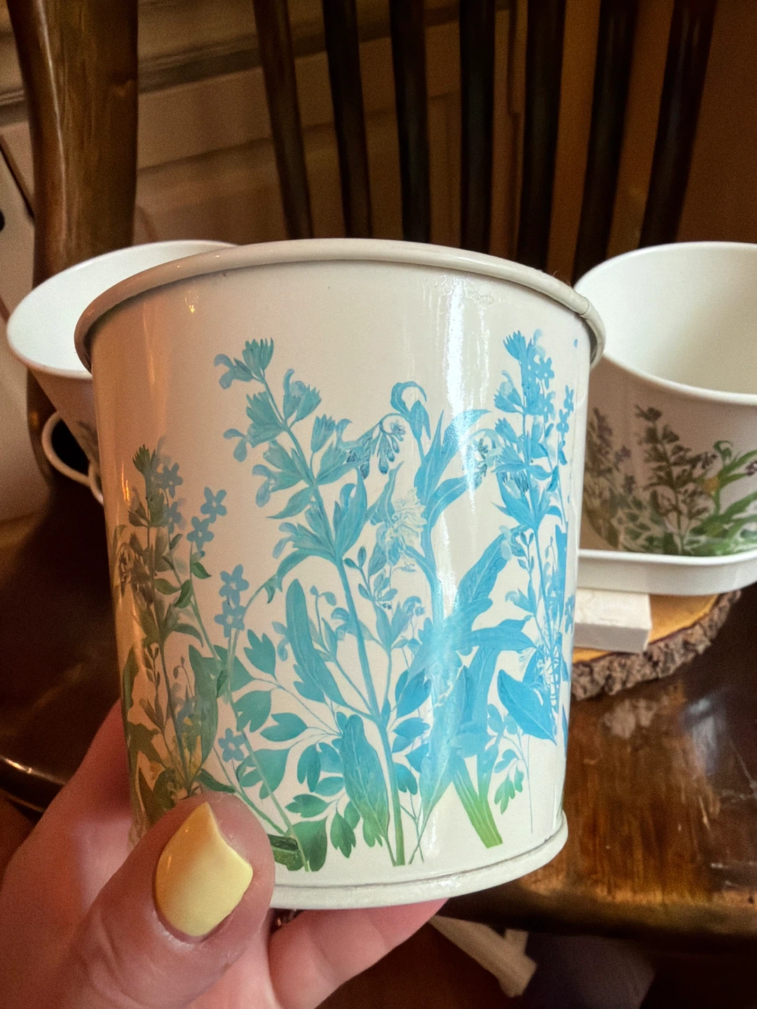 Set of 3 Floral Metal Planter Pots with Tray - photo 3