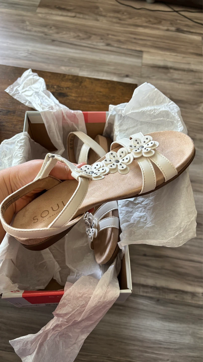 Brand New Naturalizer White Sandals - Size 8 - photo 5