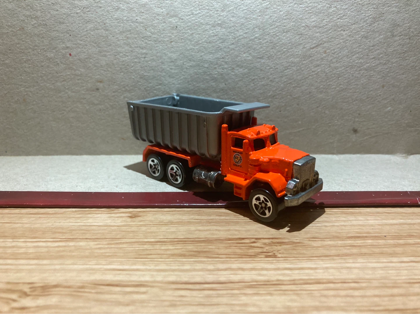 Hot Wheels Loose / Gravel Haul Truck / Road Department