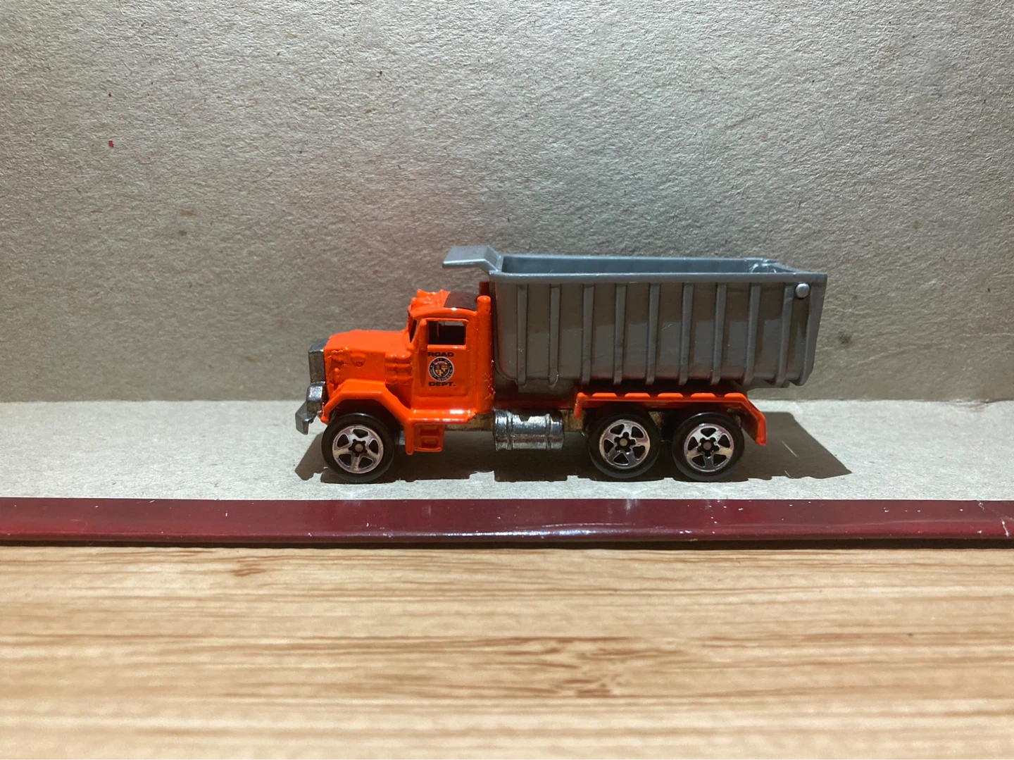 Hot Wheels Loose / Gravel Haul Truck / Road Department - photo 3