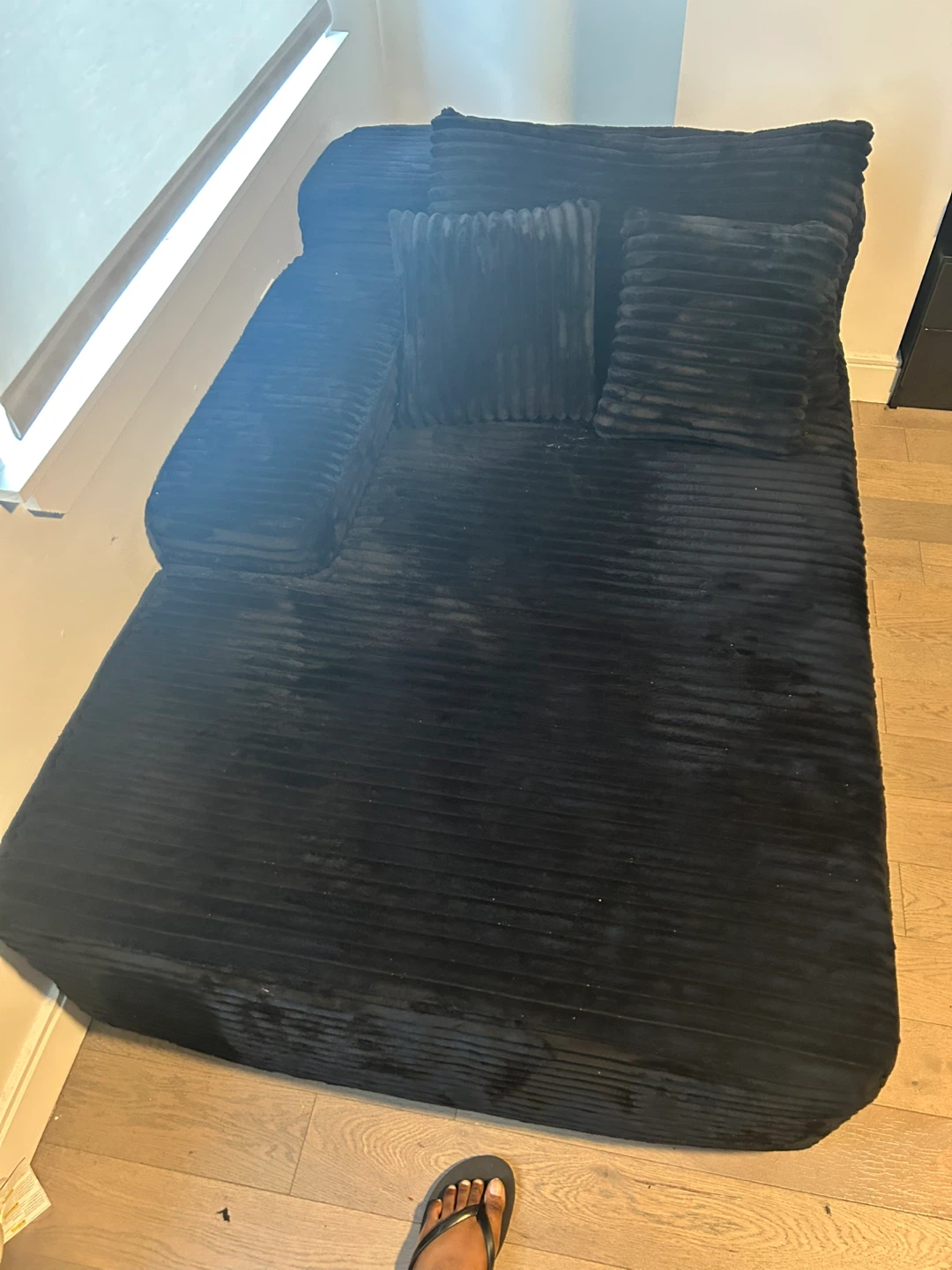 Black Chaise Lounge Sofa with Pillows
