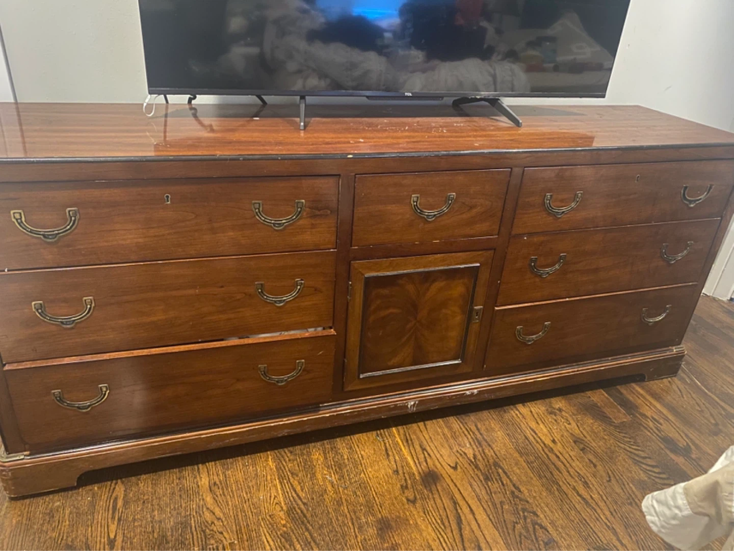 8-Drawer Dresser - Solid Wood, Excellent Condition