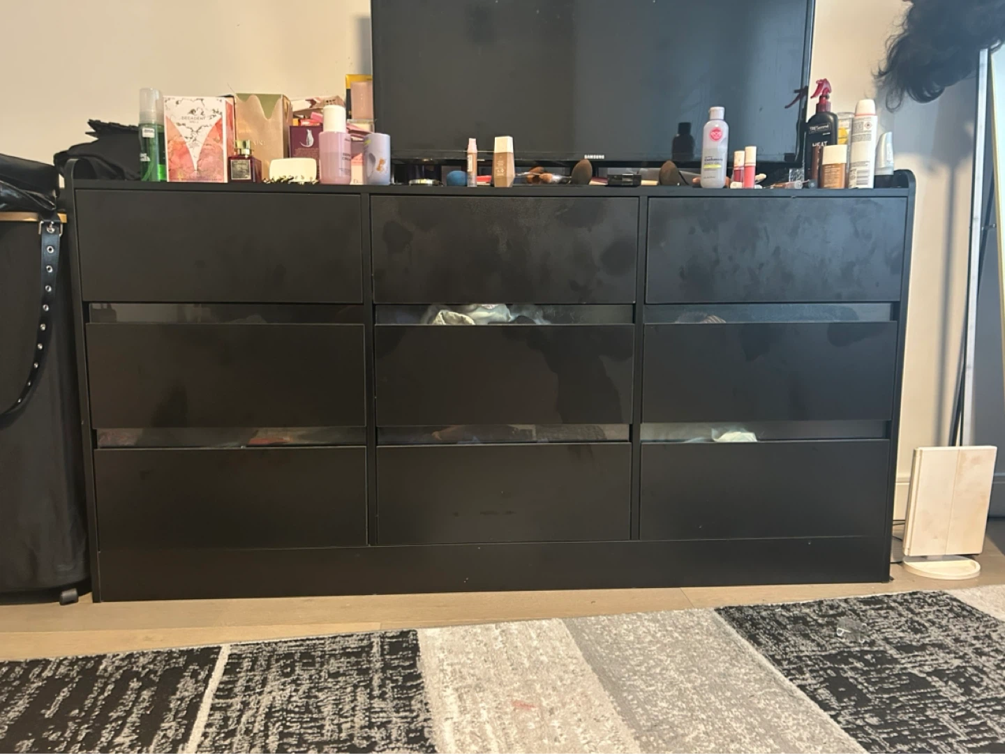 Black 9-Drawer Dresser w/ LED lights