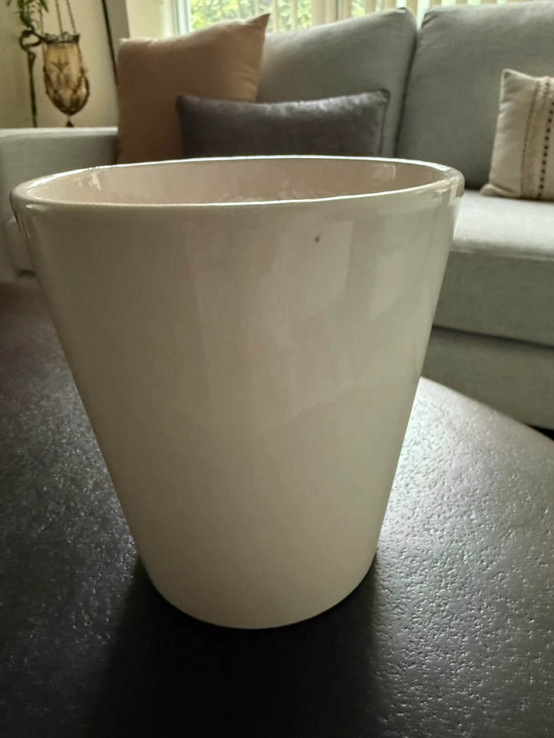 White Flower Pot with Drainage Tray + free pots - photo 4