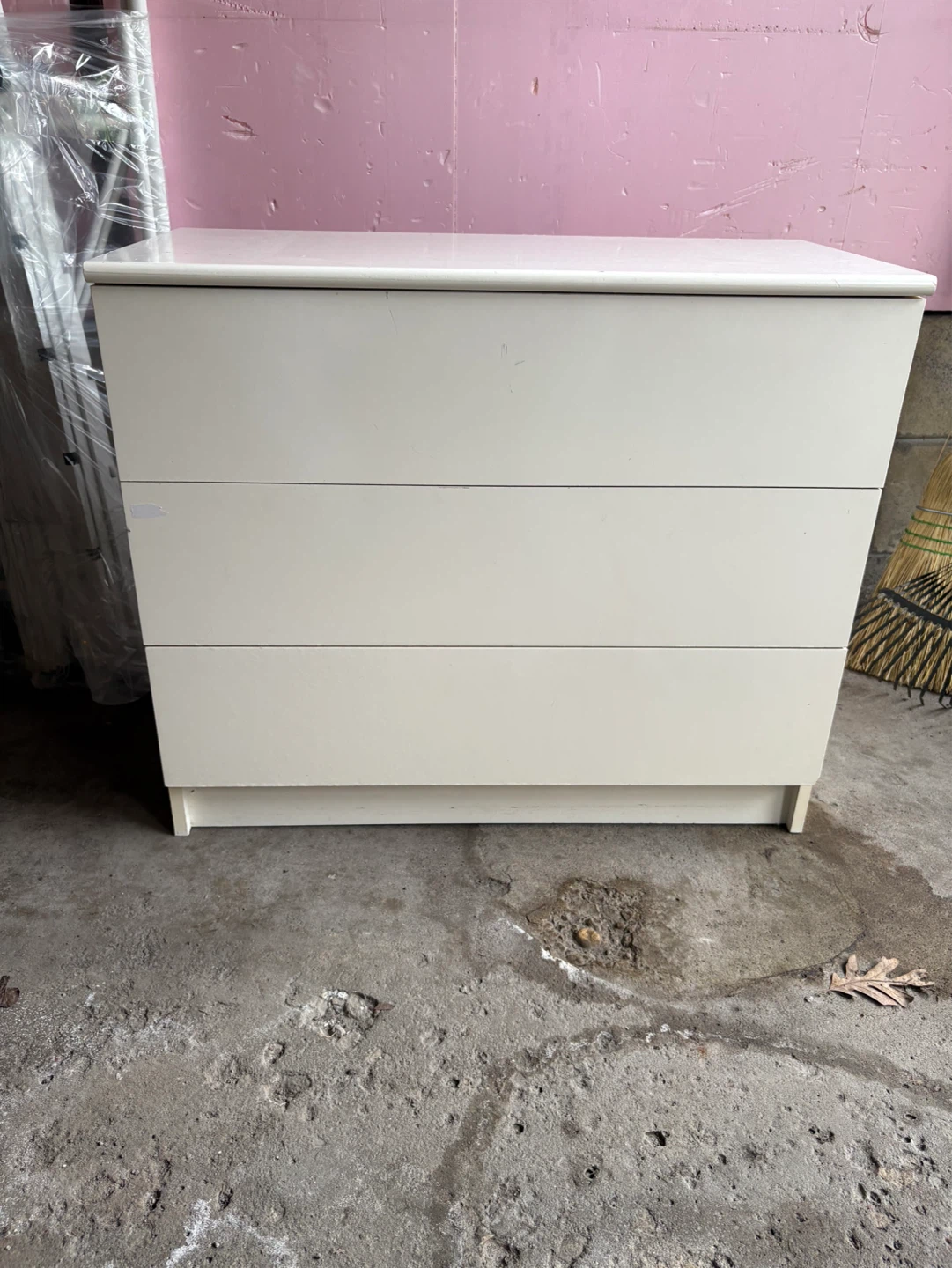 3-Drawer Dresser/Cabinet