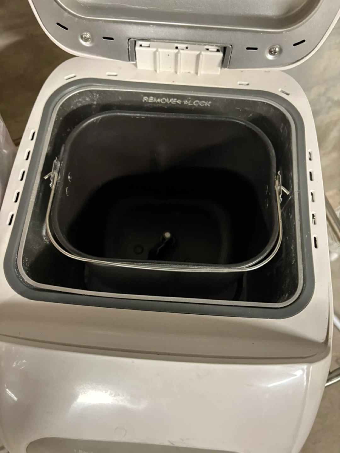 Sunbeam Programmable Bread Maker - photo 2