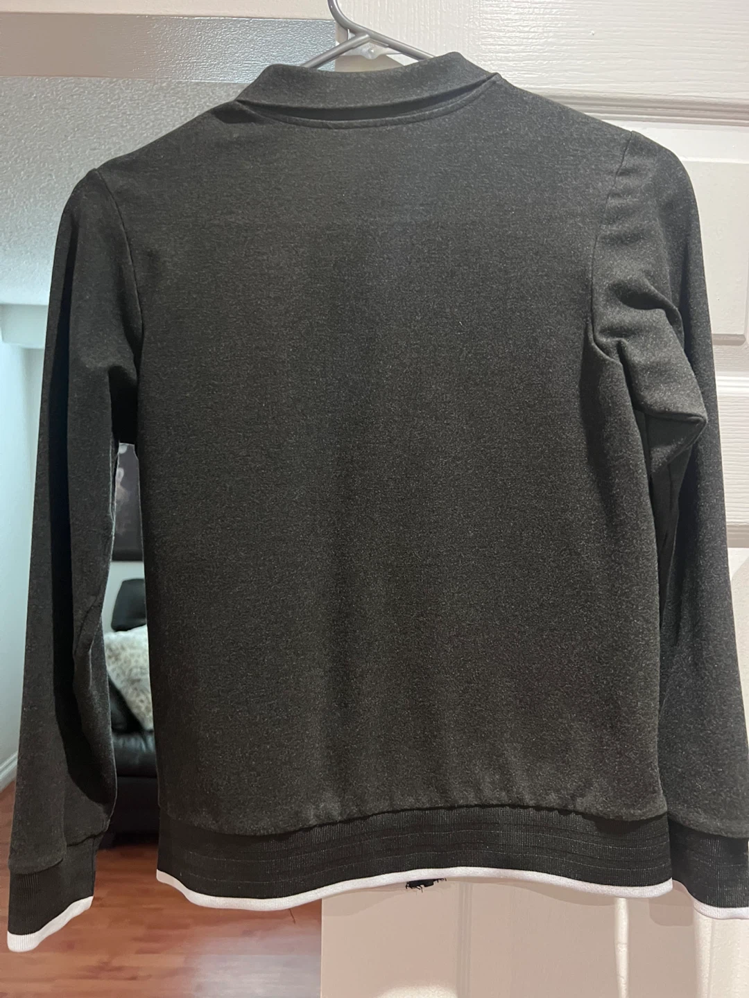 Kid’s Guess sweater - photo 3