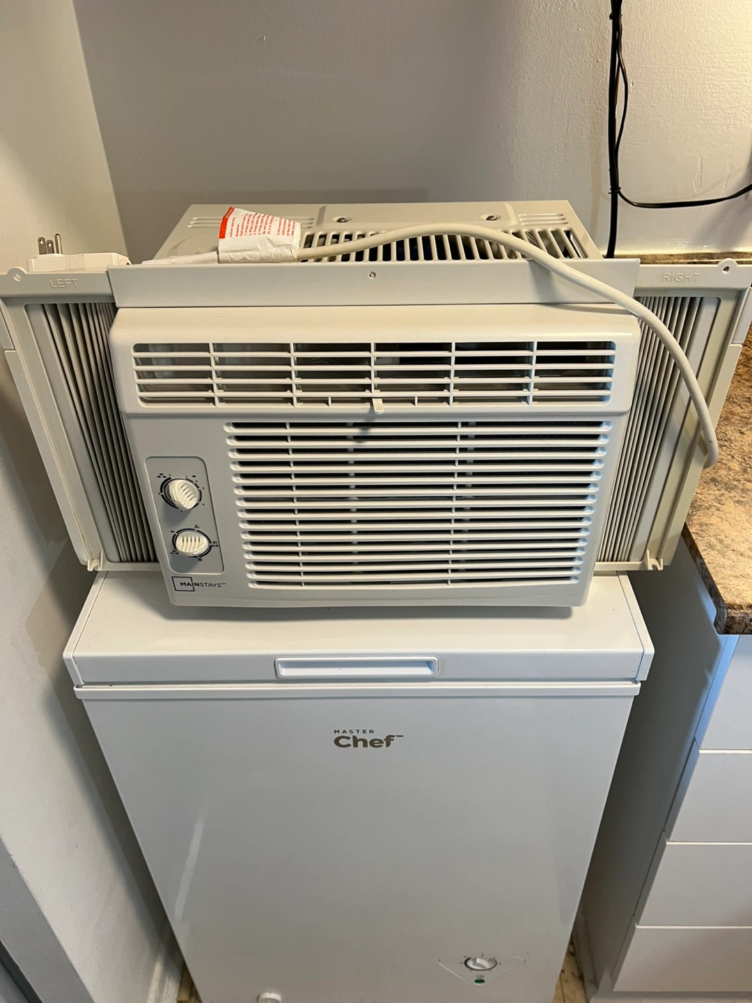 Air conditioner 5000btu as new, nice and quiet, window type $100