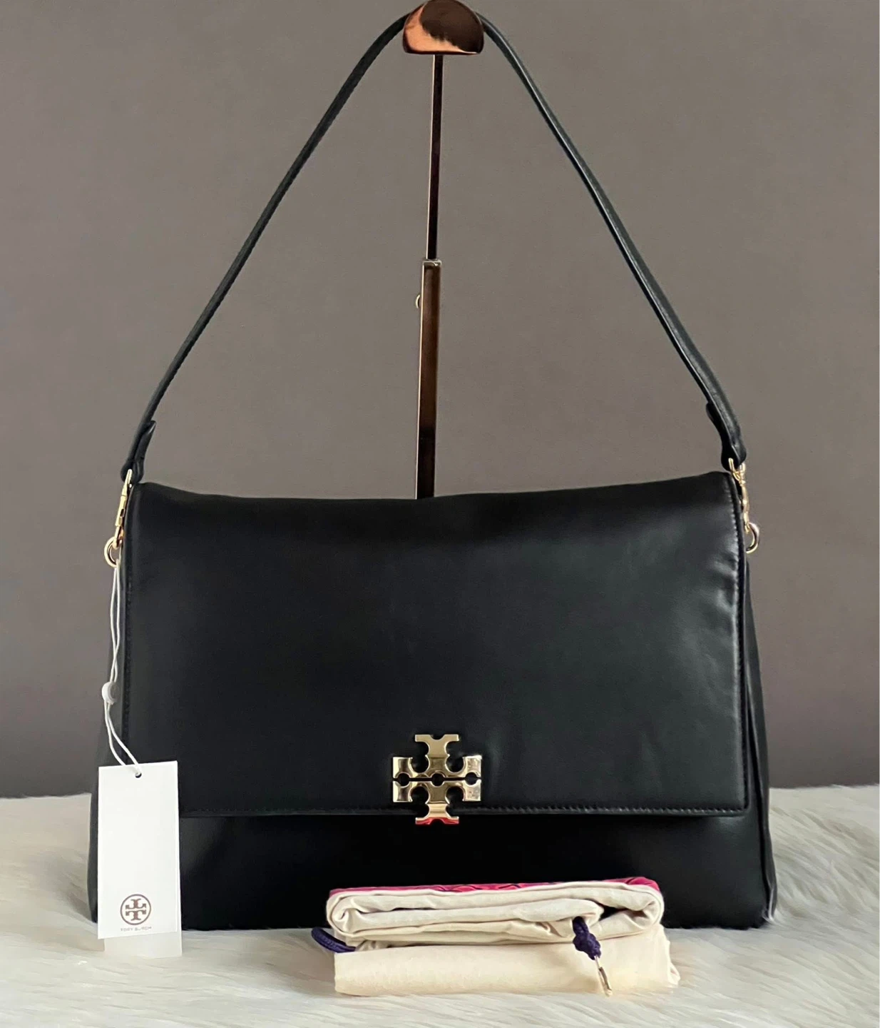 FOR SALE ✨ Brand new Tory Burch Large Charlie Shoulder Bag