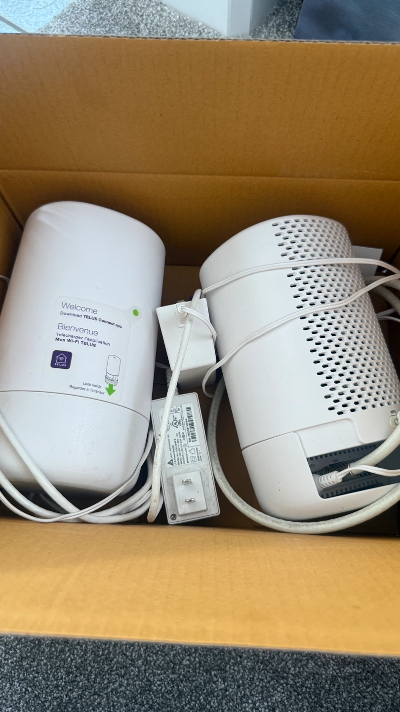TELUS Connect Wifi Extender/Booster
