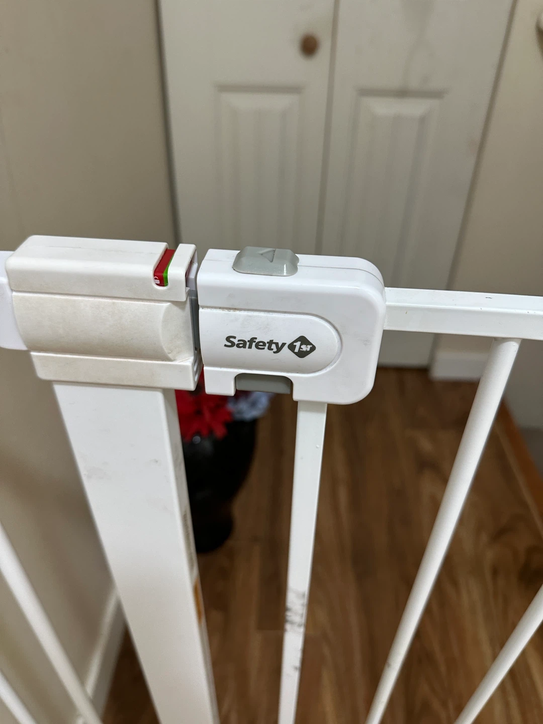 Safety 1st White Pressure Mount Baby Gate - photo 2