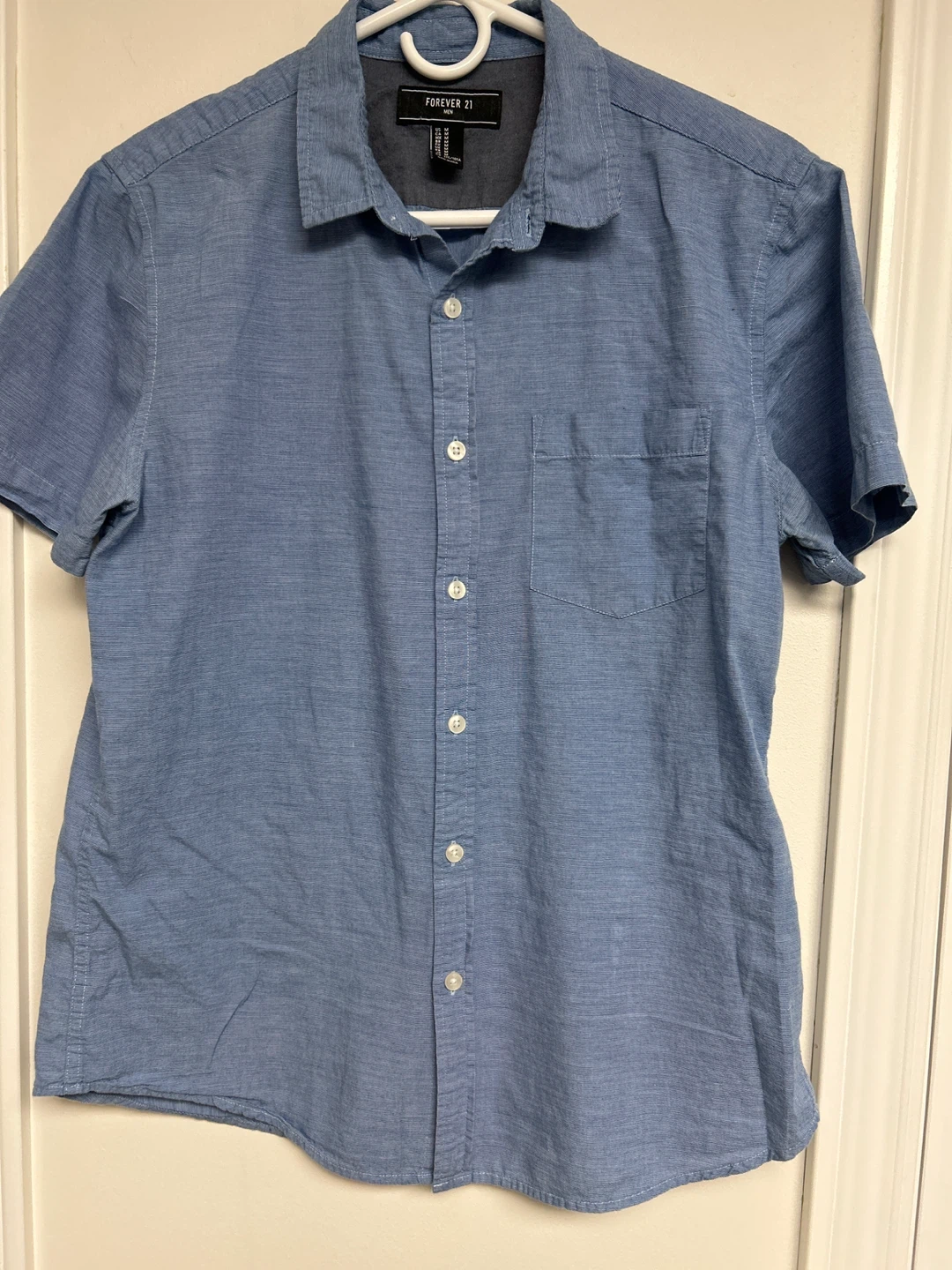 Forever 21 Men's Blue Short Sleeve Button-Up Shirt - Size M
