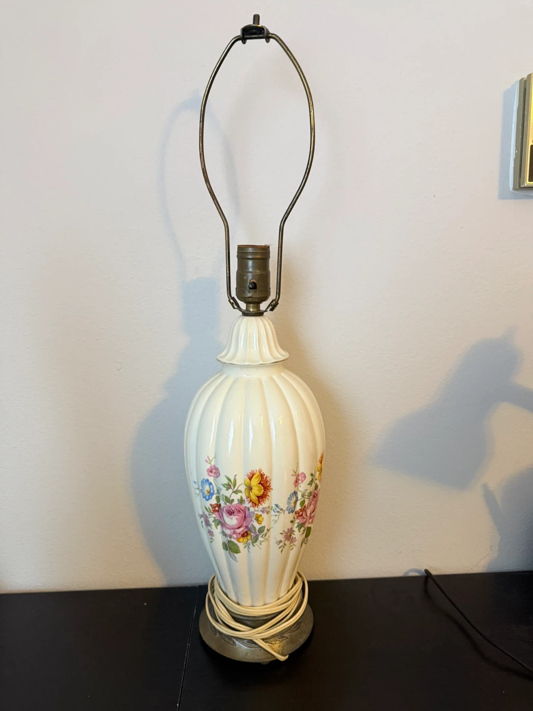 Vintage Floral Ceramic Table Lamp - photo 2