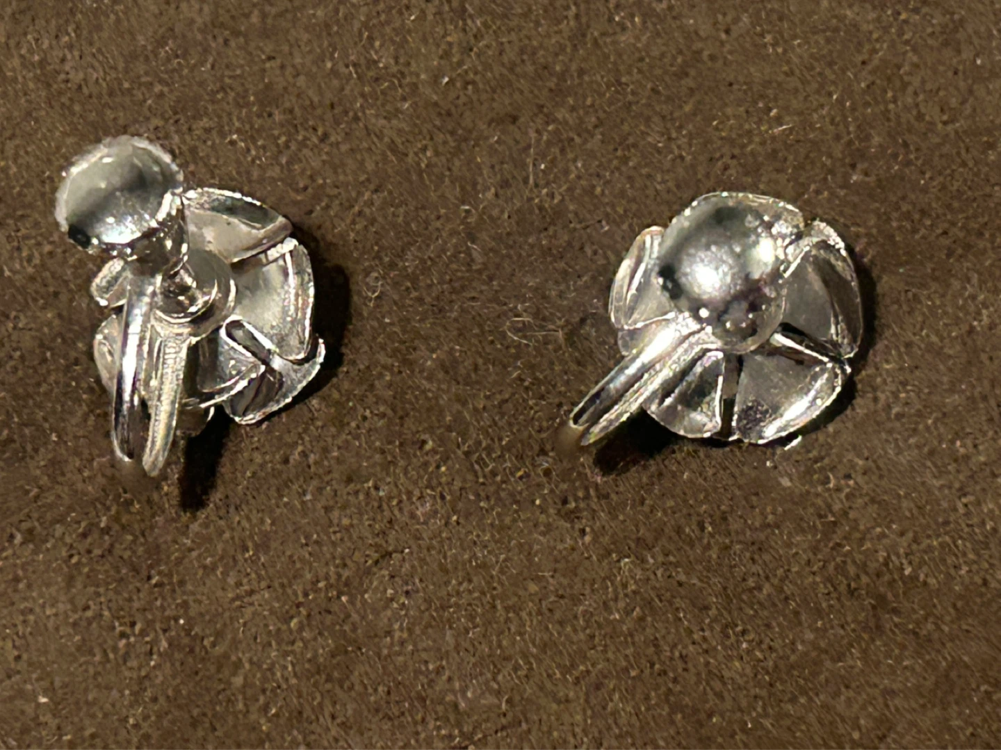 Vintage Silver Flower Pearl Screw-Back Earrings - photo 3