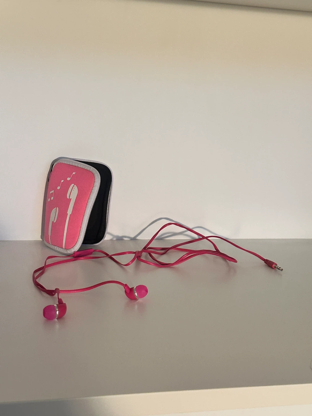 Écouteurs rose avec file et étui - photo 2